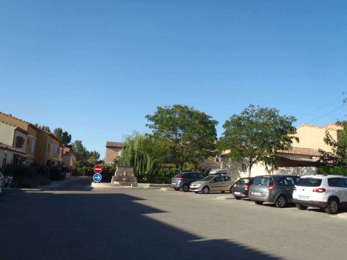 ארל Appartement Dans La Residence Les Mazets De Camargue מראה חיצוני תמונה